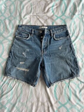 Zara Light Blue Denim Jeans with Contrast Stitching